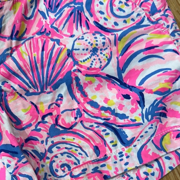 Lily Pulitzer multi shell of a time print Callahan Shorts - Picture 2 of 8